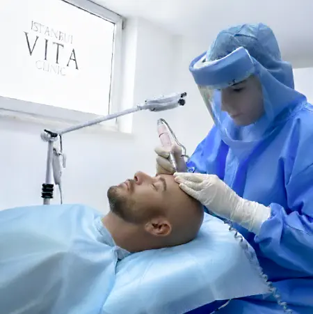 Implant de păr pentru pacienți HIV pozitivi în Turcia preț